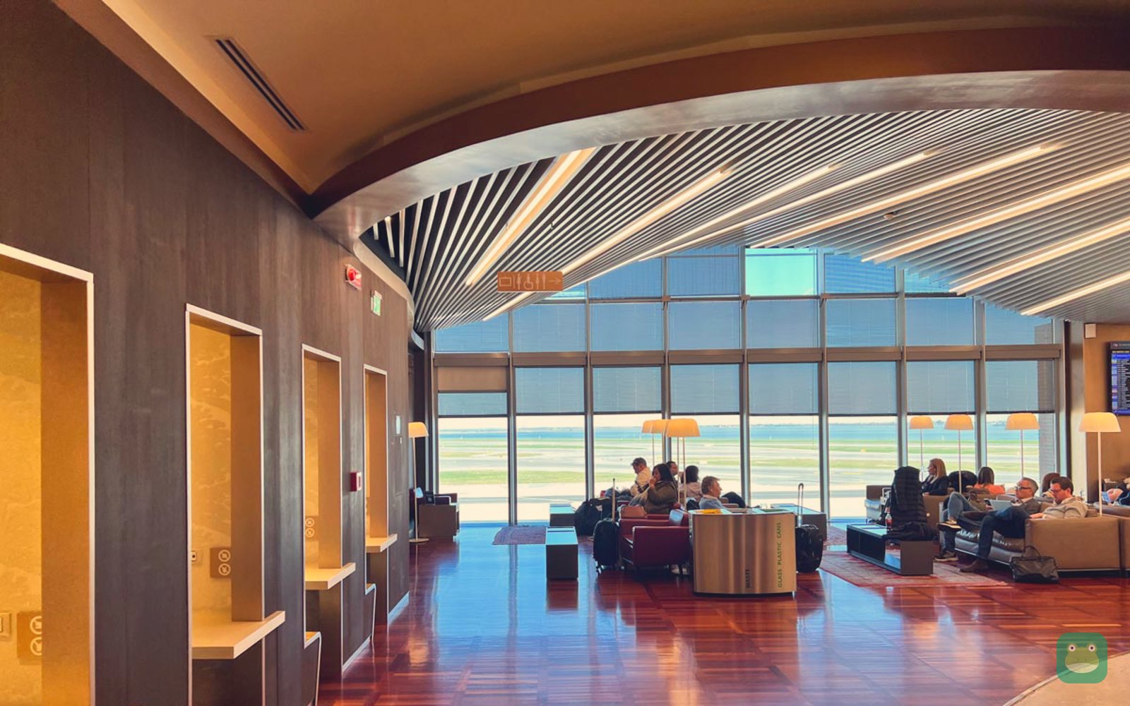 Main seating area, Marco Polo Club, Venice Marco Polo Airport