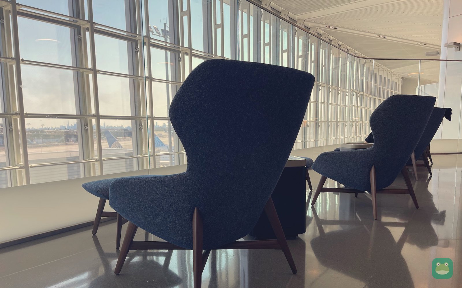 United Club (A), EWR Terminal A — window seating