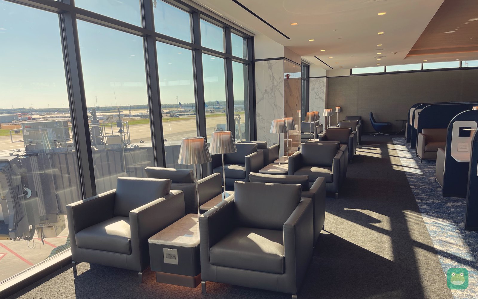 United Polaris Lounge (C17), IAD Concourse C — seating by the windows