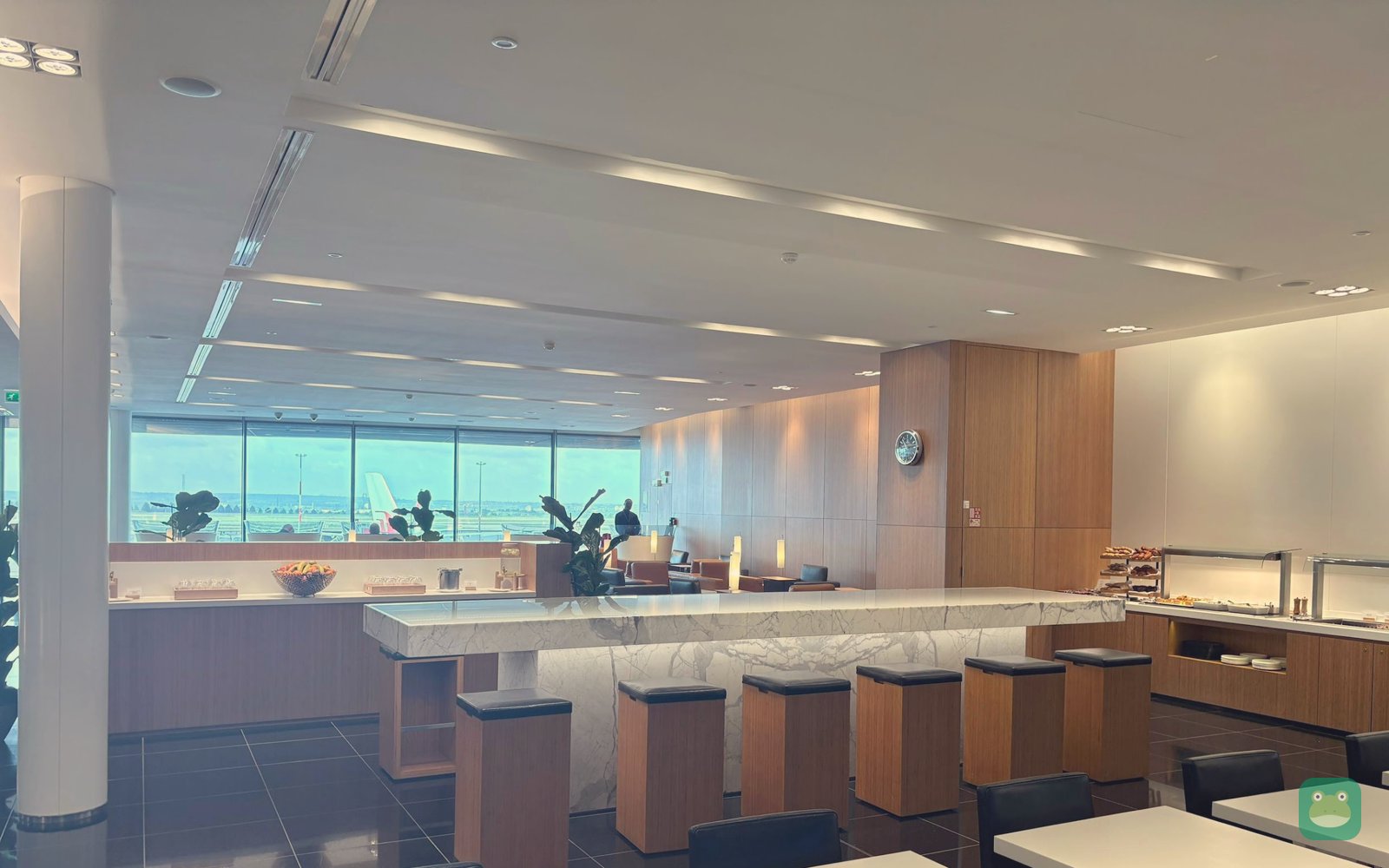 Noodle Bar, Cathay Pacific Lounge, Paris CDG Terminal 2