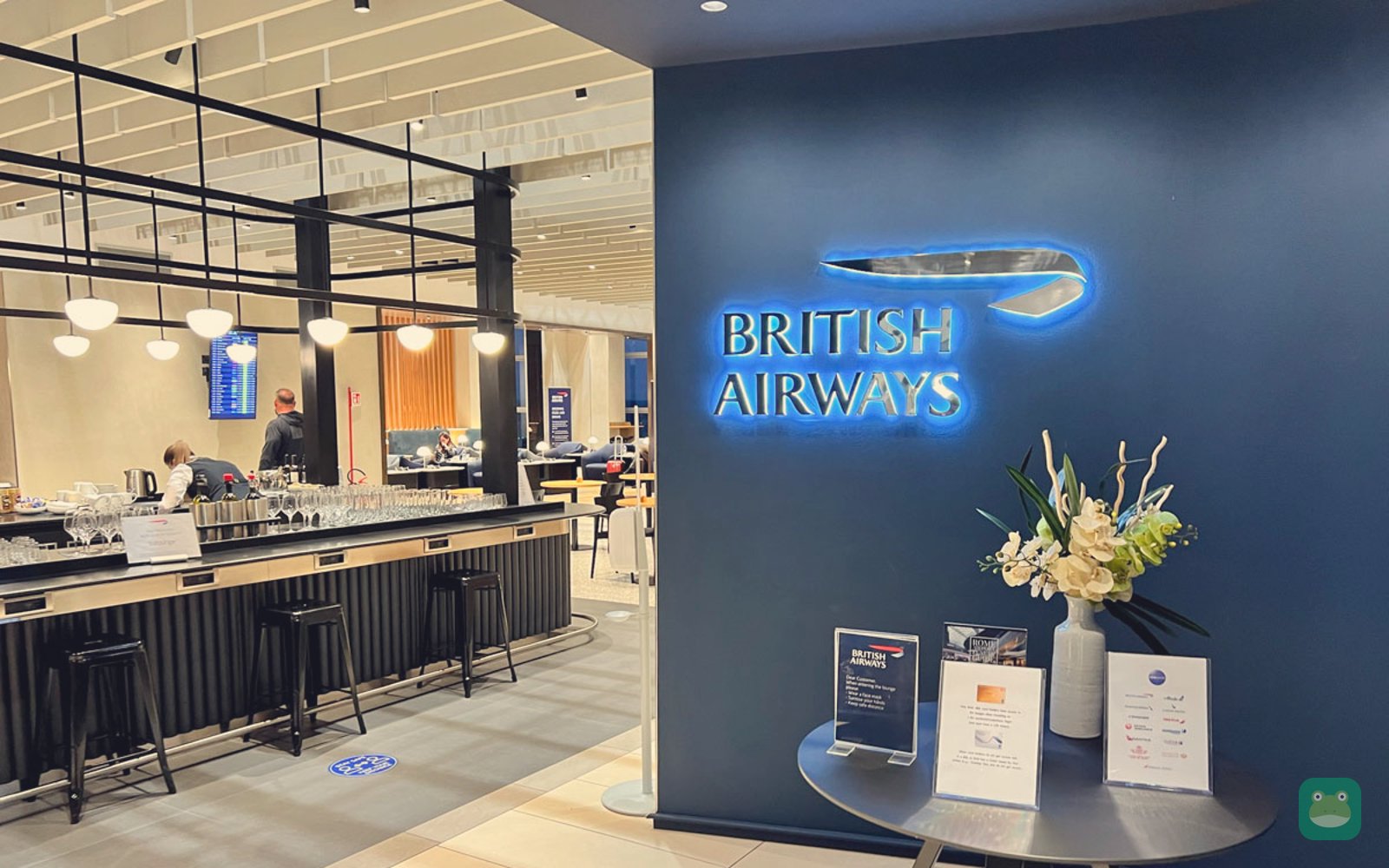Dining area and bar, British Airways Galleries Lounge, FCO Terminal 3
