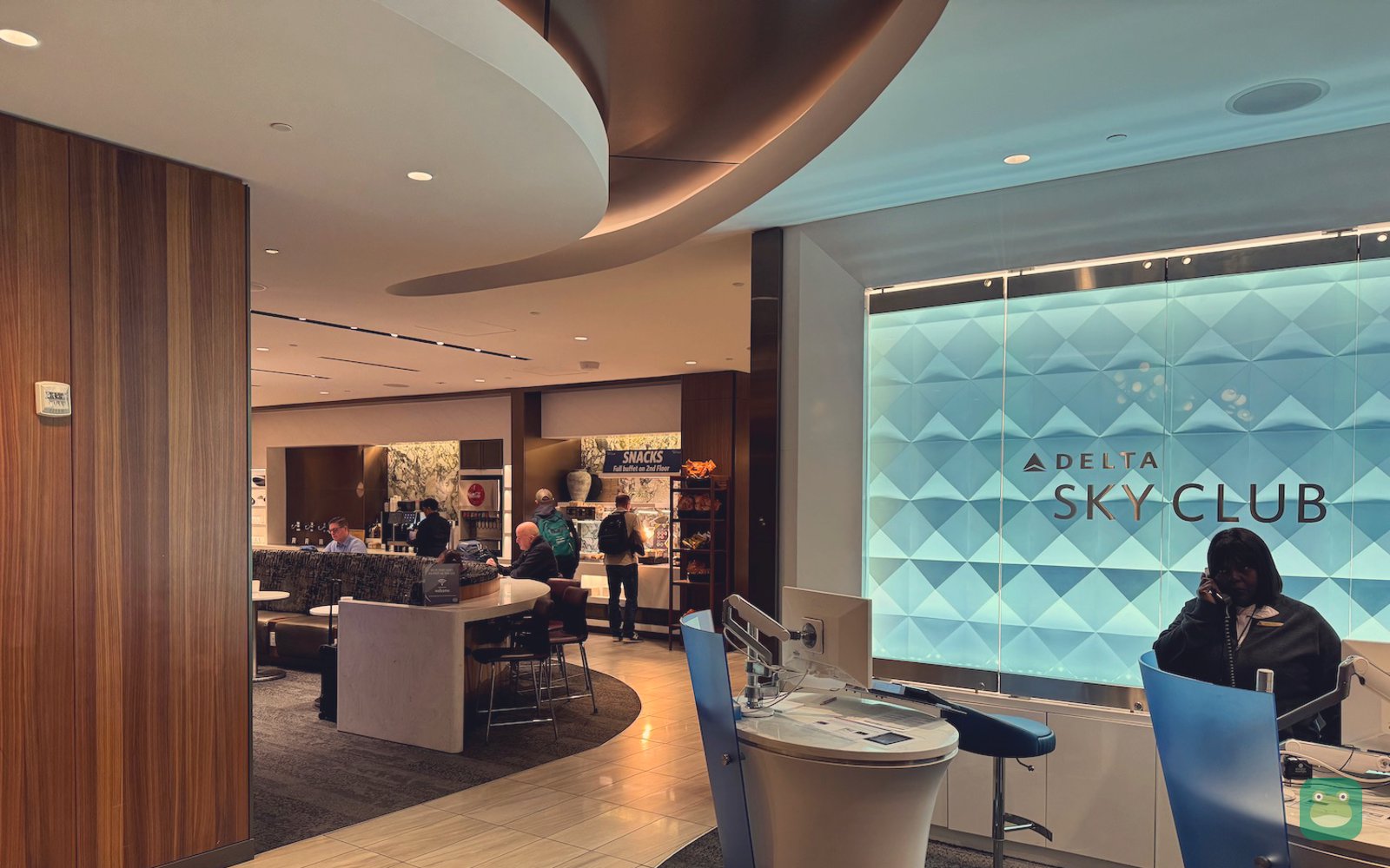 Delta Sky Club, ATL Concourse A center — seating