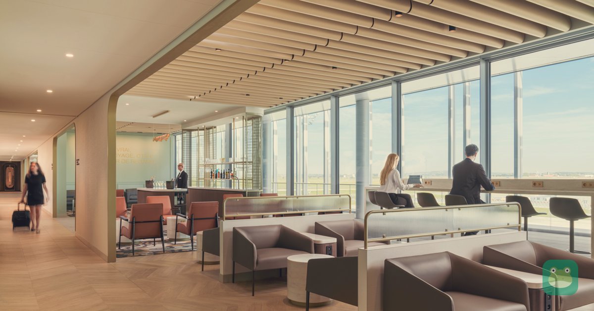 Window seating in the Star Alliance Lounge, Paris CDG Terminal 1
