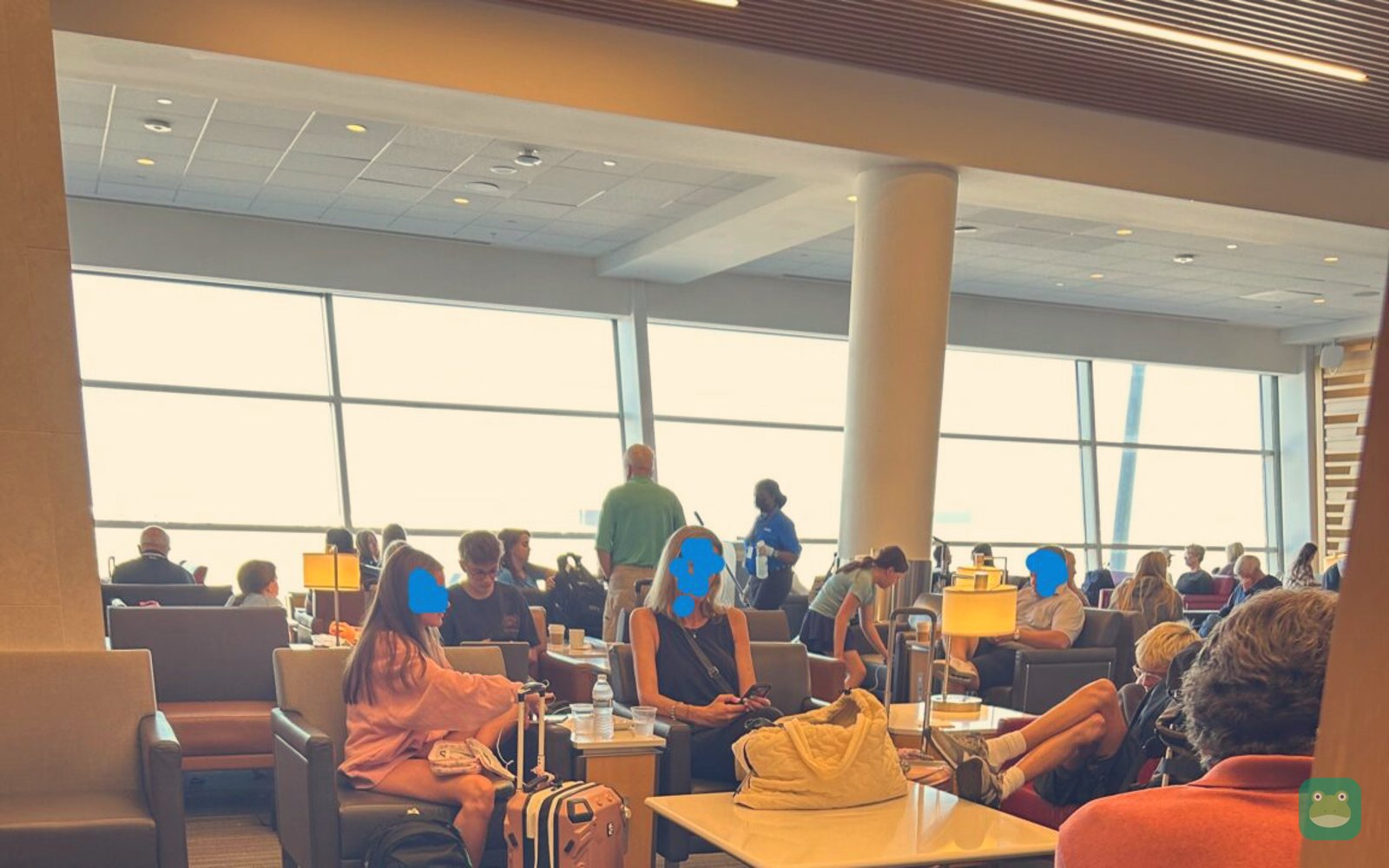 Admirals Club, DFW Terminal D — lounge chairs