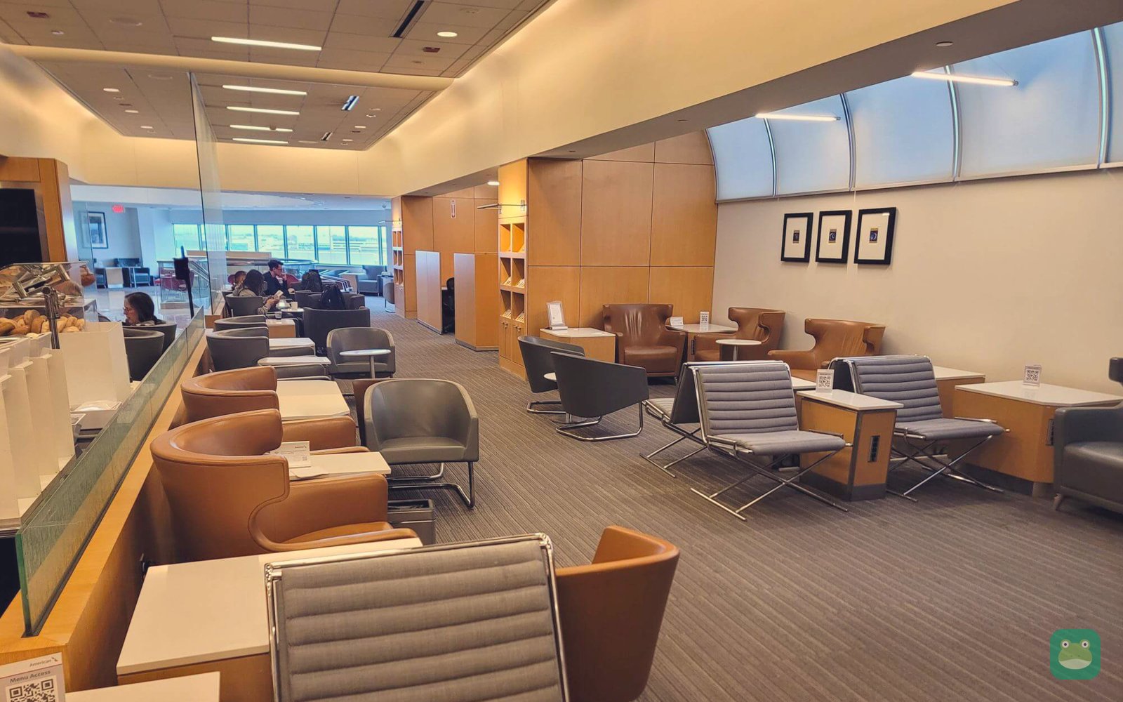 American Airlines Admirals Club, STL Terminal 1 — armchairs