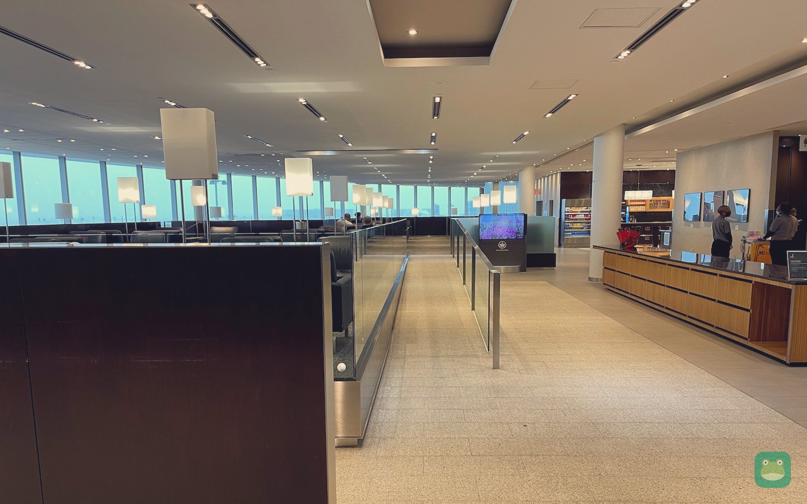 Air Canada Maple Leaf Lounge (Domestic), YYZ Terminal 1 — main seating