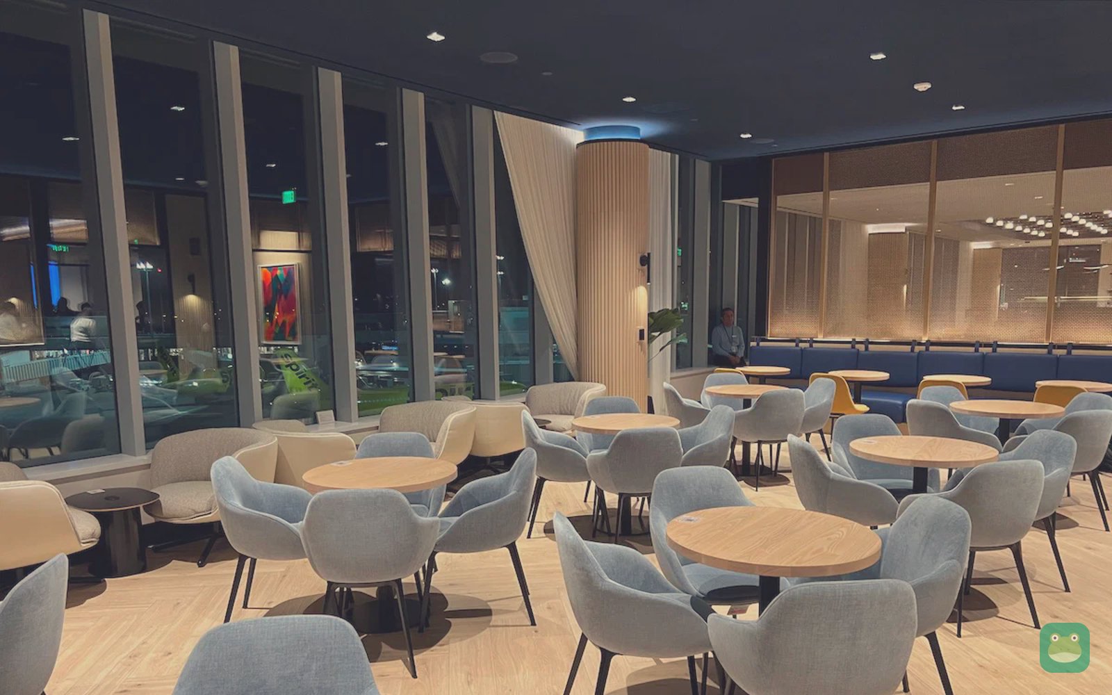 Chase Sapphire Lounge by The Club, BOS Terminal B/C connector — window seating
