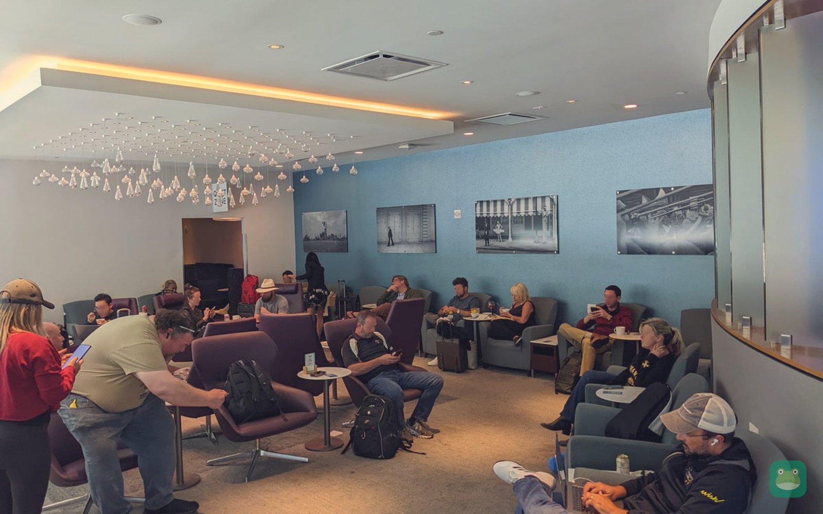 The Club MSY, MSY Concourse A — main seating area