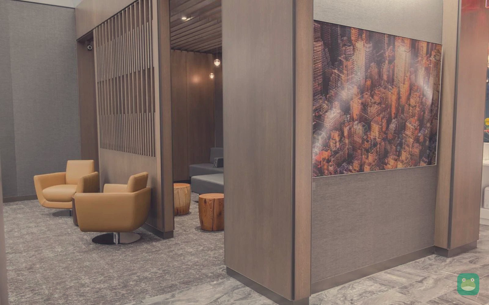 Air Canada Maple Leaf Lounge, LGA Terminal B — dining and bar area