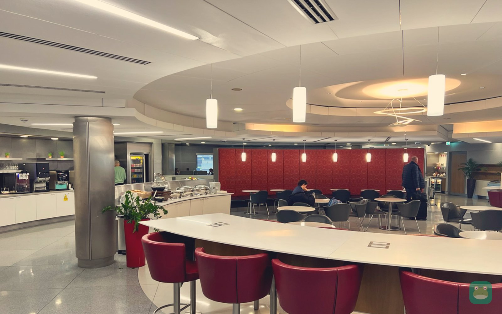 Round dining area, American Airlines Admirals Club, Heathrow Terminal 3