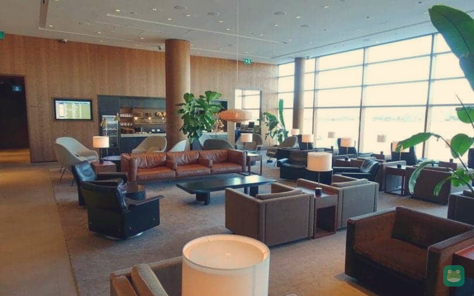 Cathay Pacific Lounge (D70), YVR International Terminal — main seating area