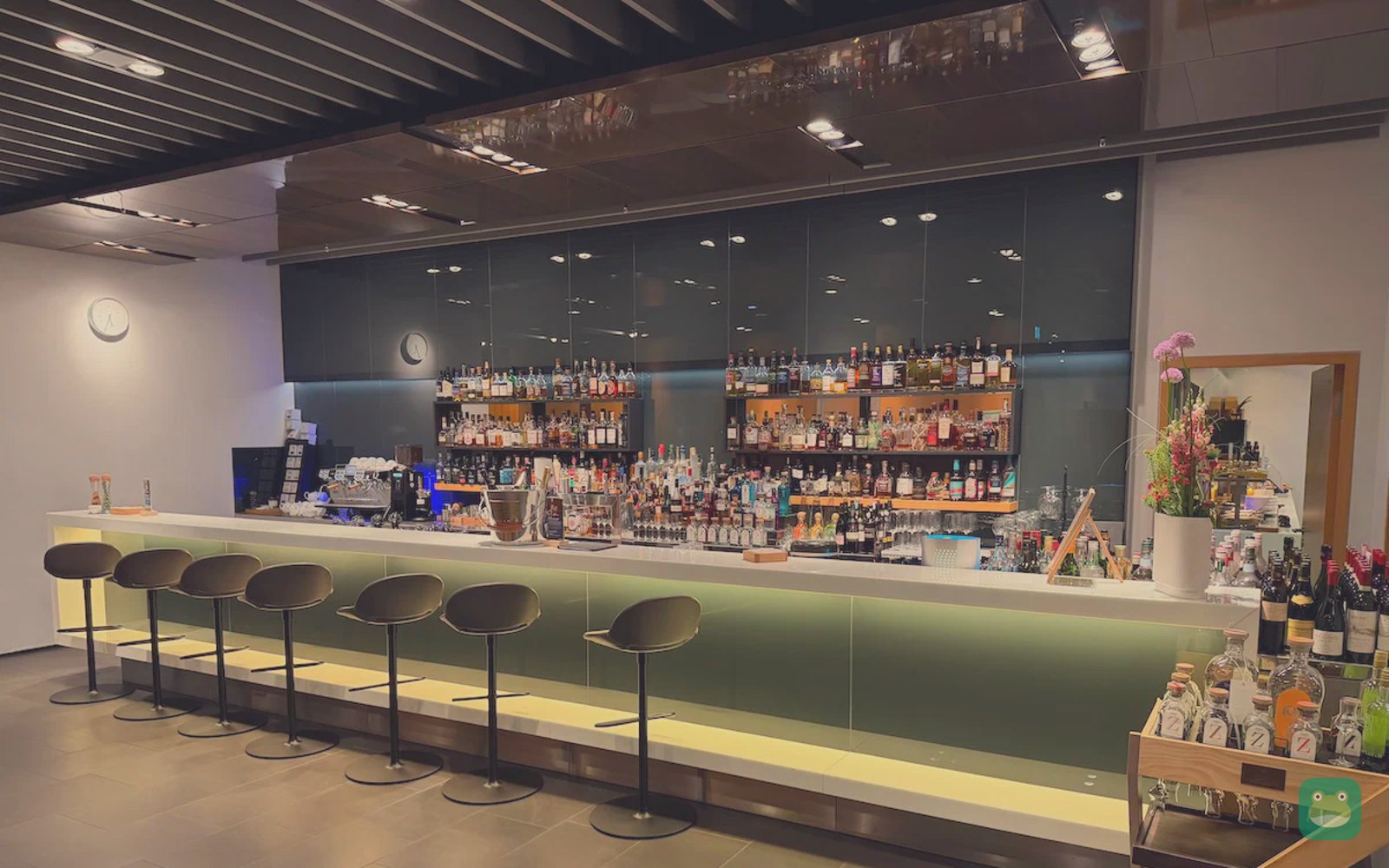 Lufthansa First Class Lounge (A), FRA Terminal 1 (A/Z) — bar area