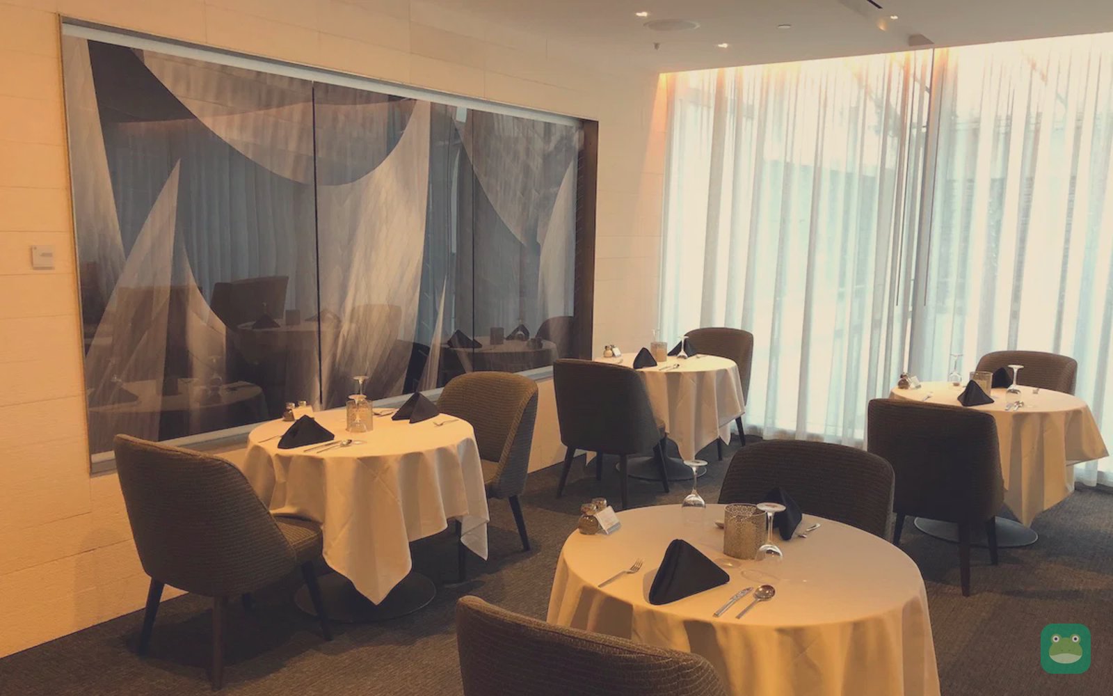 Star Alliance Lounge, LAX Tom Bradley International Terminal — first class dining area