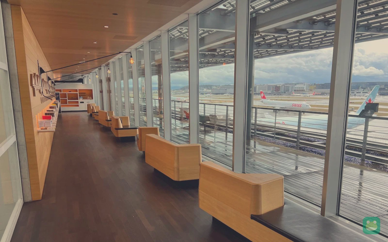 Seating, SWISS Senator Lounge, Zurich Dock E