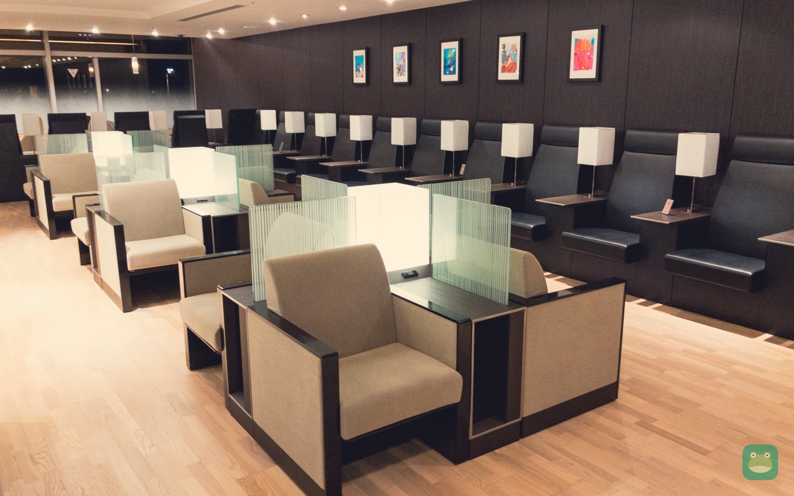 ANA Lounge (North), HND Terminal 2 domestic — sofa seating