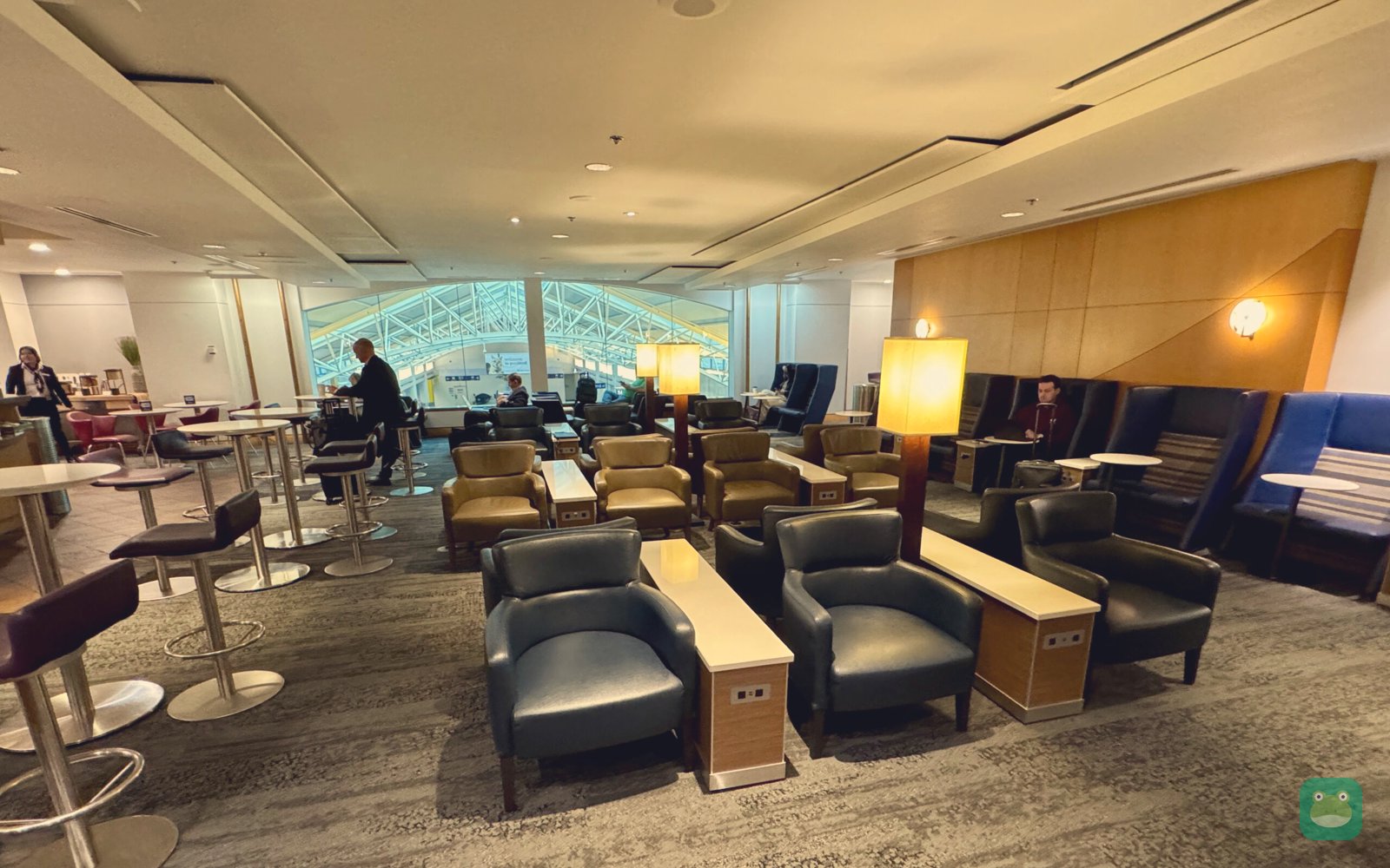 Delta Sky Club, PDX Concourse D — main room with bar and buffet