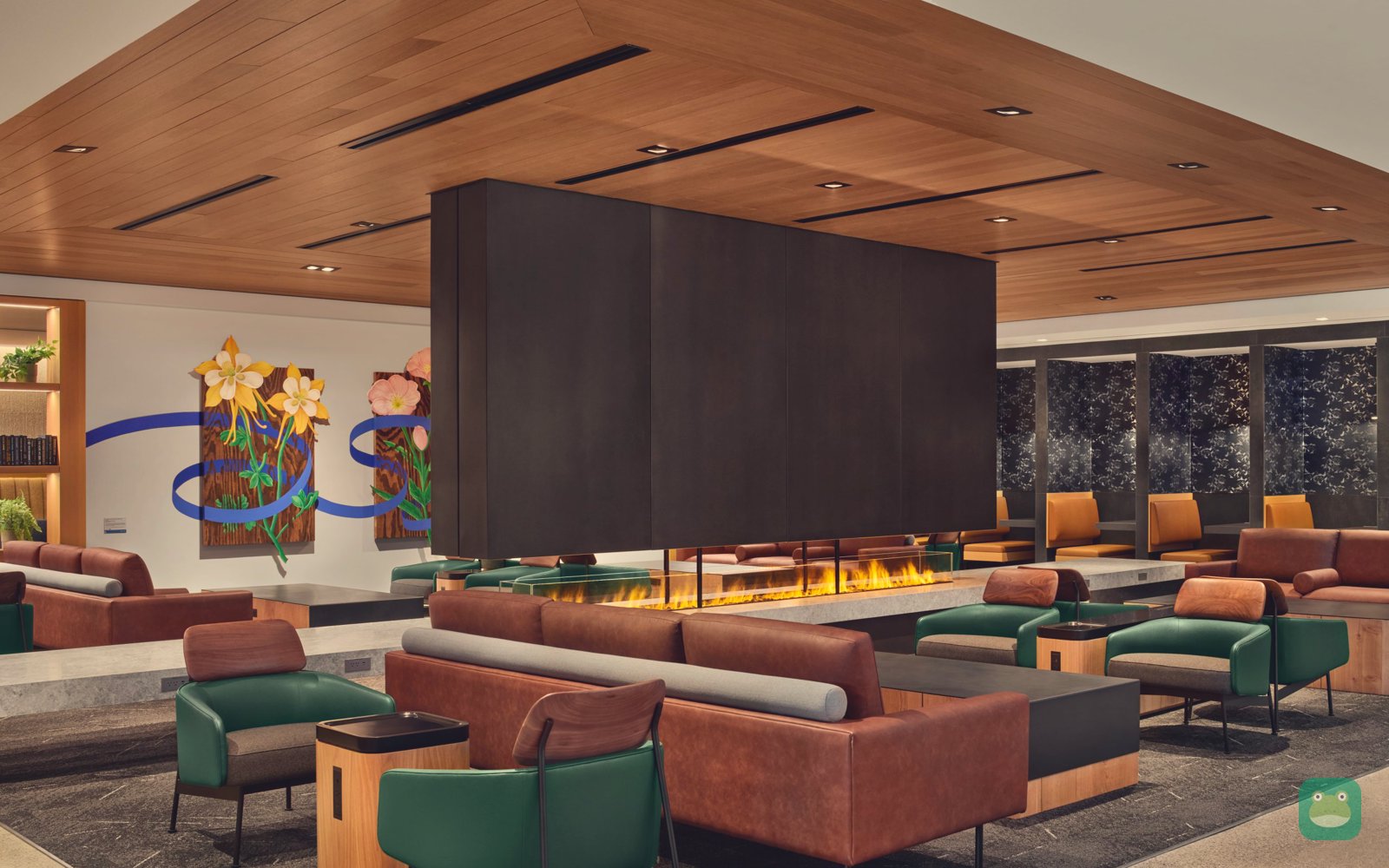 United Club (B West), DEN Concourse B near Gate B32