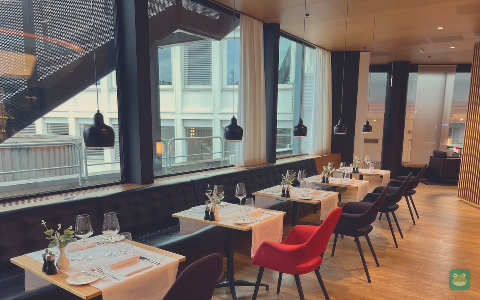 Dining area, SWISS First Lounge, Zurich Dock A