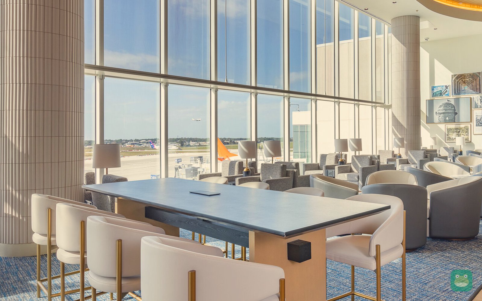 Plaza Premium Lounge, MCO Terminal C — dining and bar area