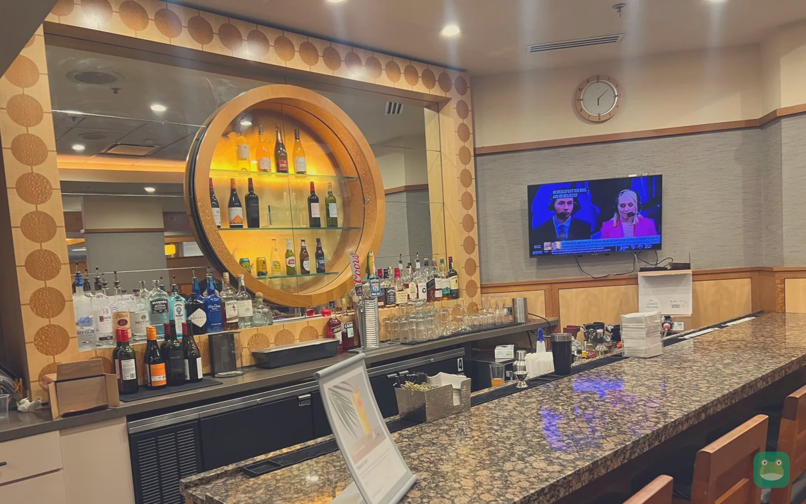 Admirals Club, ATL Concourse T — seating area
