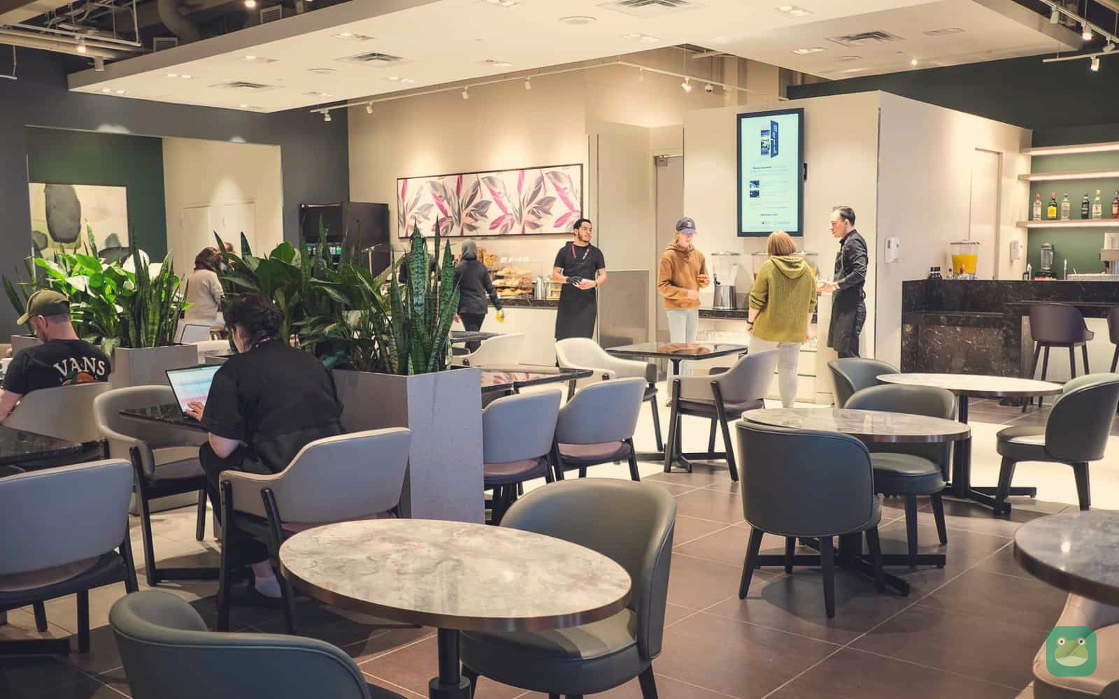 Desjardins Odyssée Lounge (Transborder), YUL US Jetty — seating area