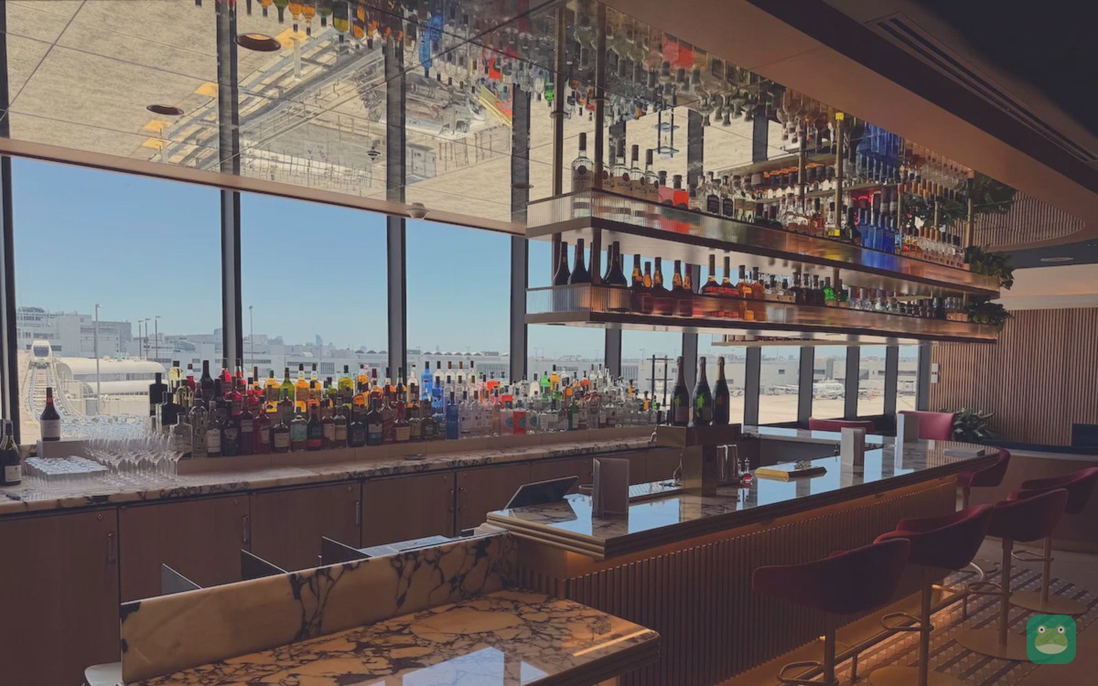 British Airways Lounge, MIA Concourse E — bar