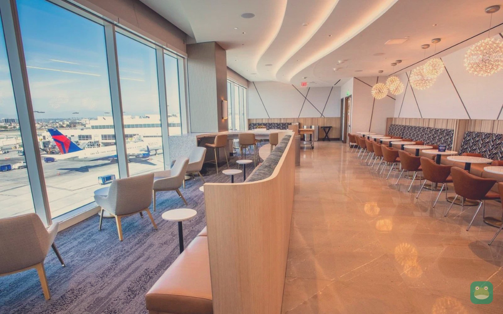 Delta Sky Club, LAX Terminal 3 — seating area