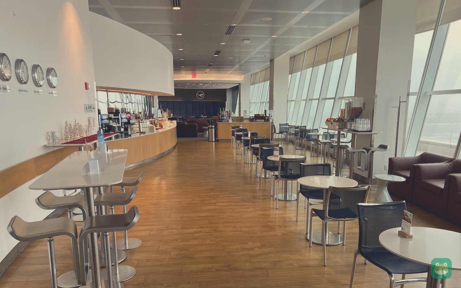 Lufthansa Business Lounge, JFK Terminal 1 — seating