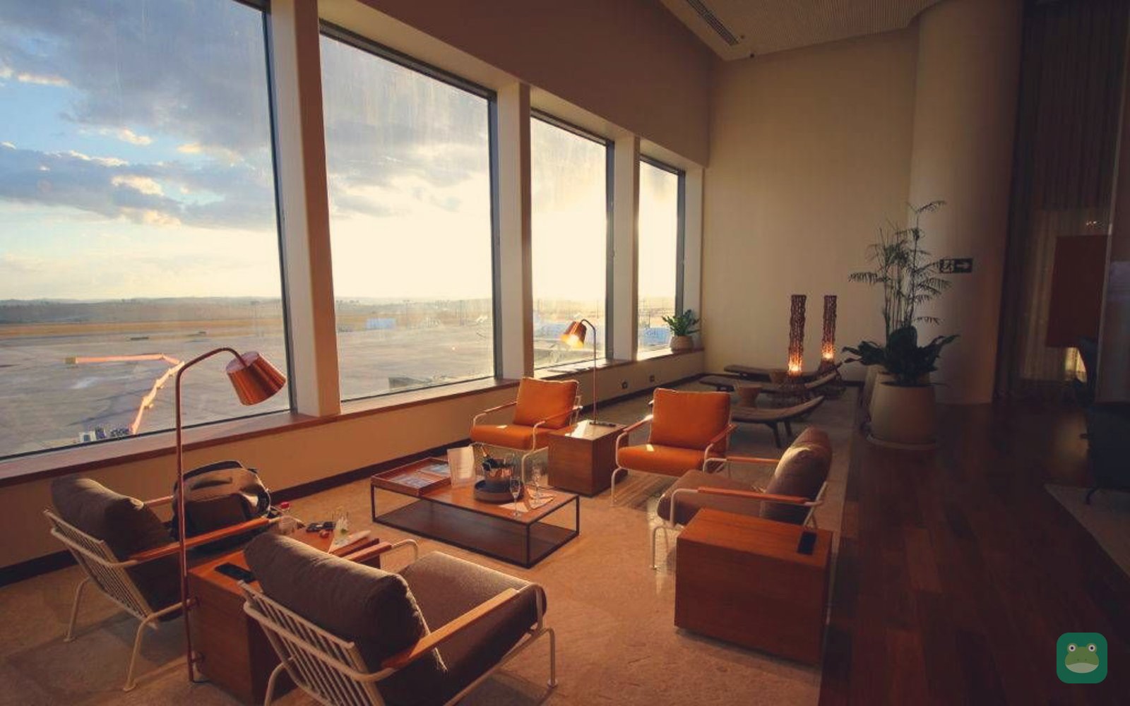 Ambaar Lounge (International), CNF Terminal 2 — terrace overlooking the tarmac