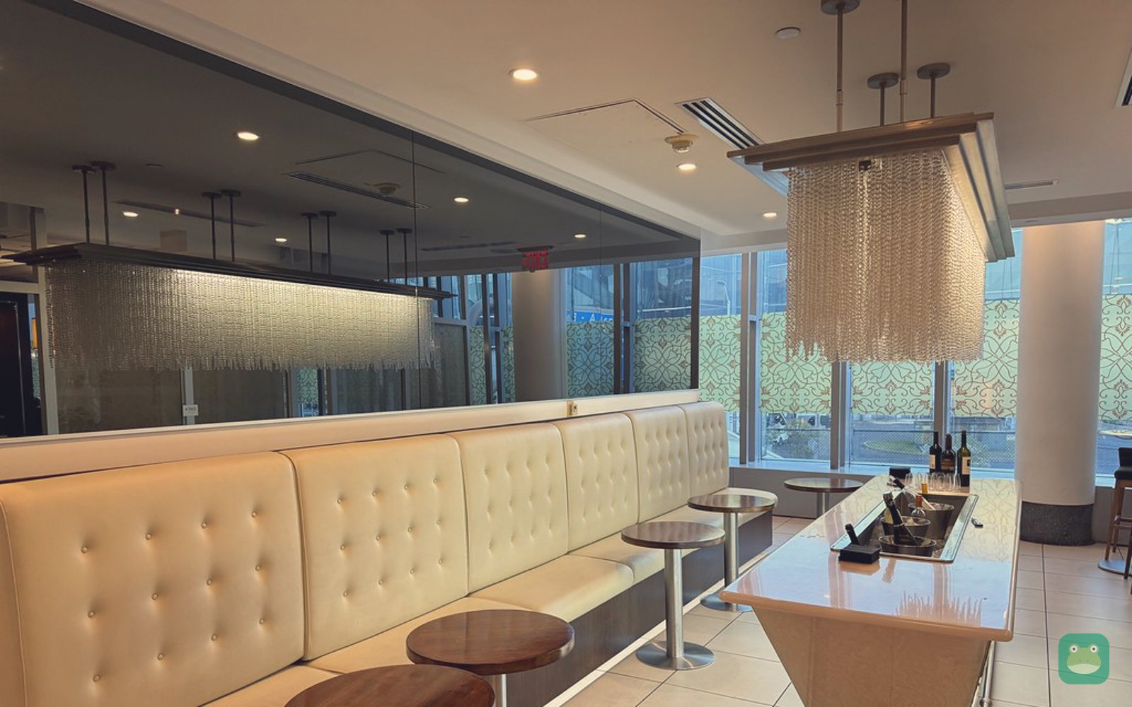 British Airways Galleries Lounge, PHL Terminal A-West — lounge seating