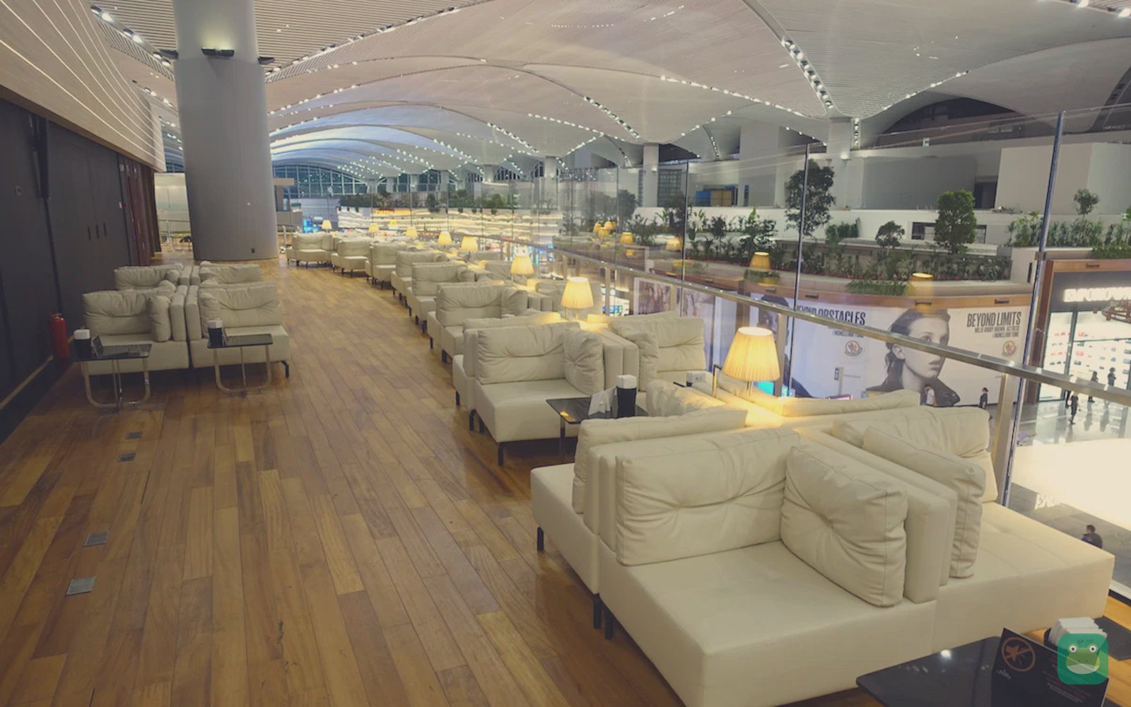 Turkish Airlines Lounge Business, IST International Terminal — seating overlooking the terminal