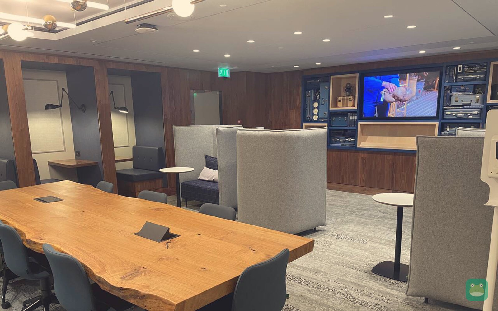 Work area, The Centurion Lounge, Heathrow Terminal 3