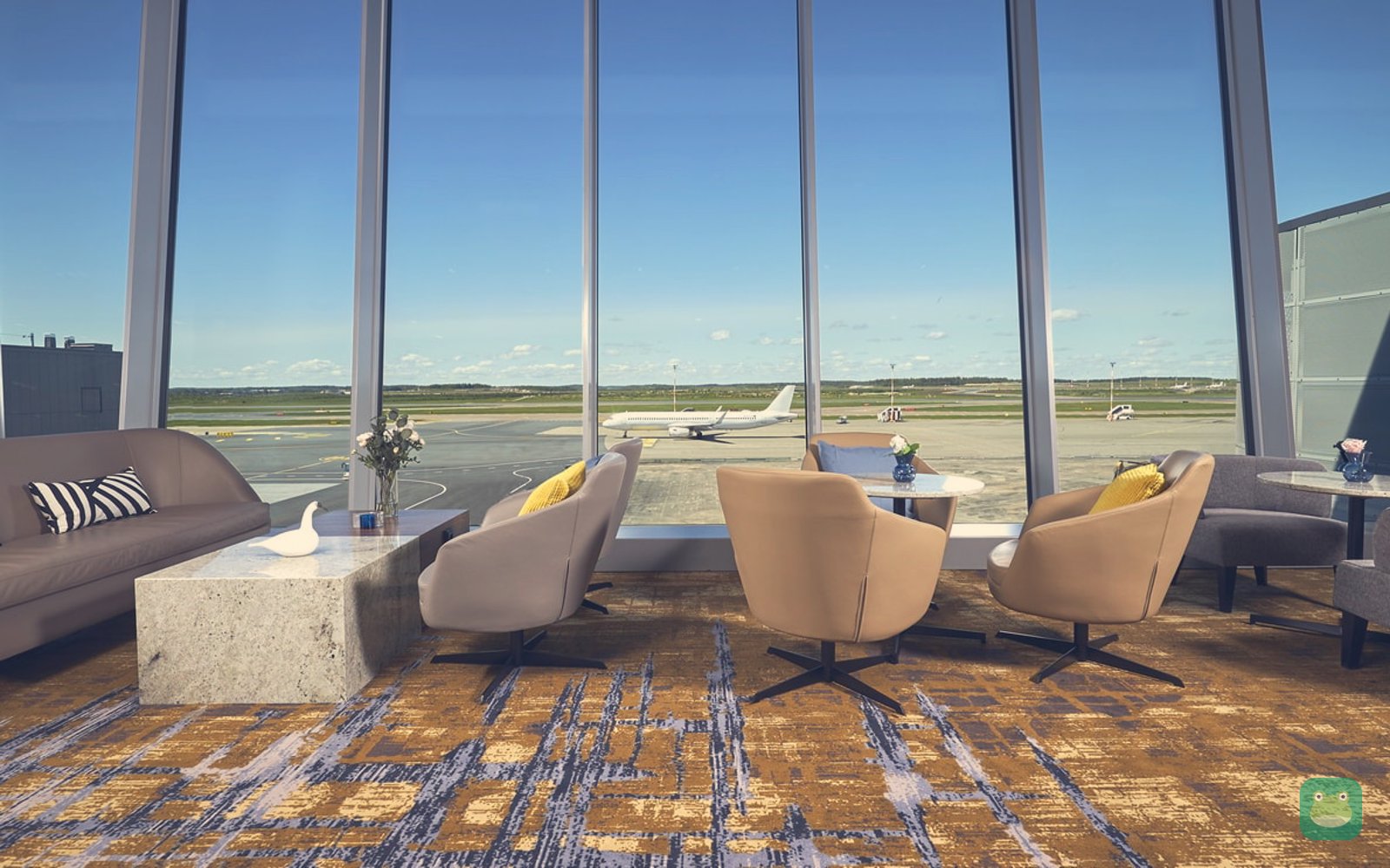Airfield views, Plaza Premium Lounge Aurora
