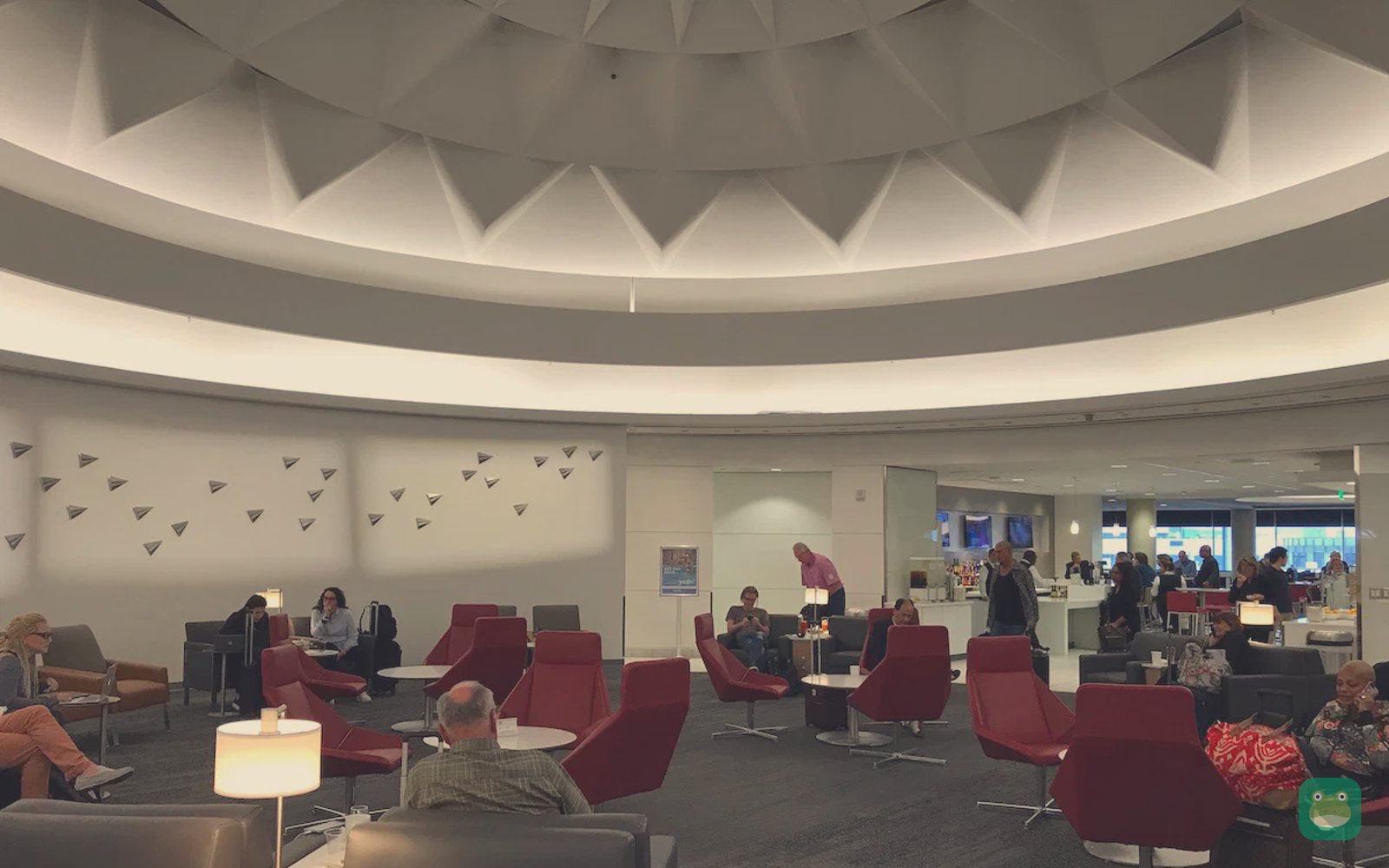 American Airlines Admirals Club, LAX Terminal 5 — seating