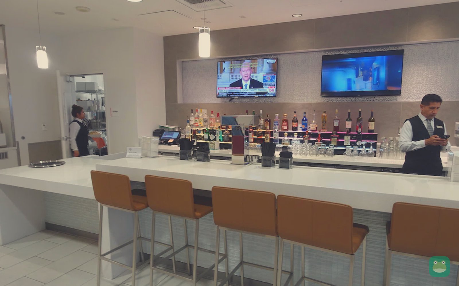 American Airlines Admirals Club, LAX Terminal 5 — bar