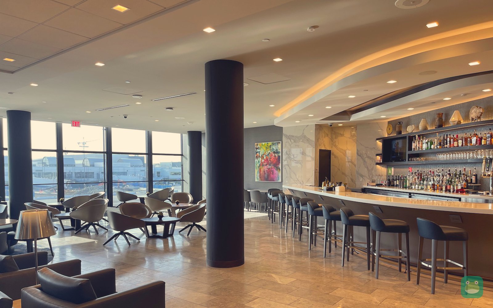 United Polaris Lounge, LAX Terminal 7 — bar area