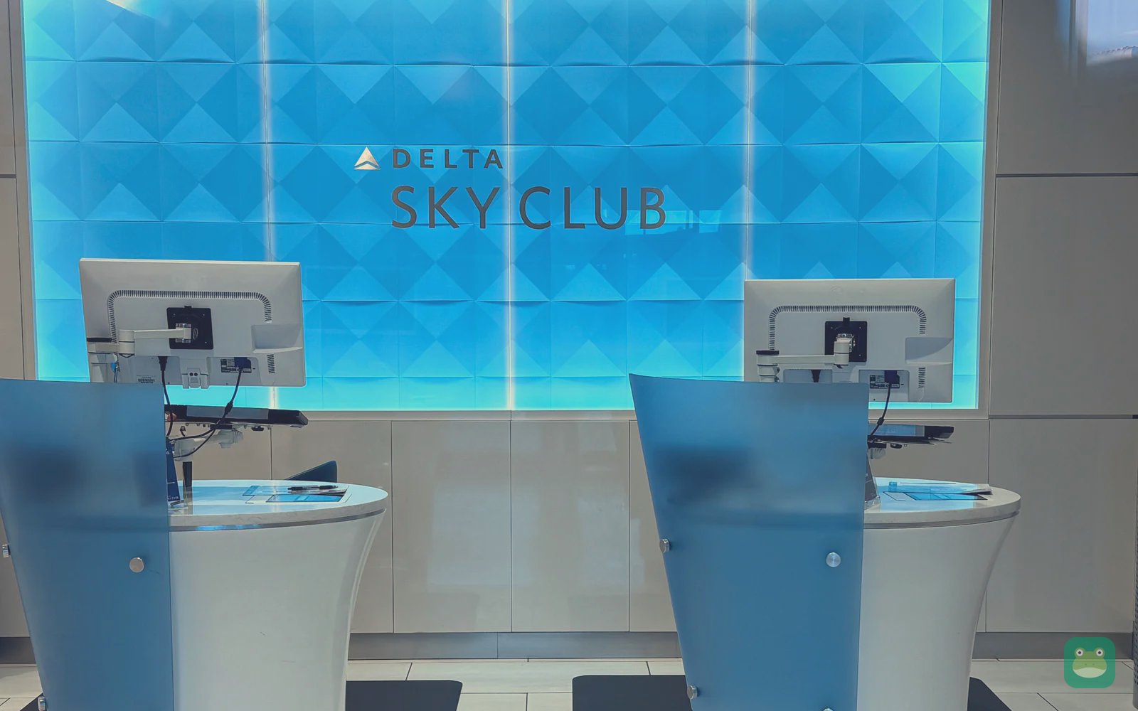 Delta Sky Club, DFW Terminal E — lounge interior