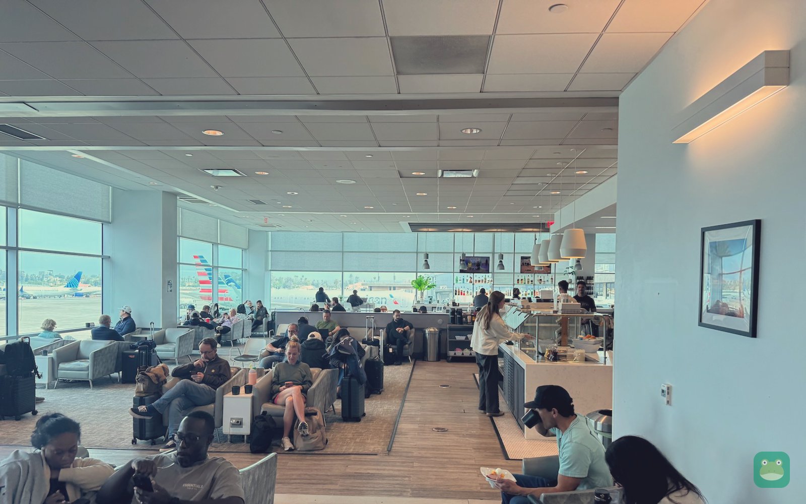 Aspire Lounge, SAN Terminal 2 — lounge interior