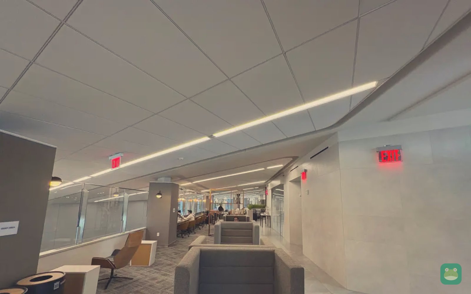 American Airlines Admirals Club, LGA Terminal B — seating