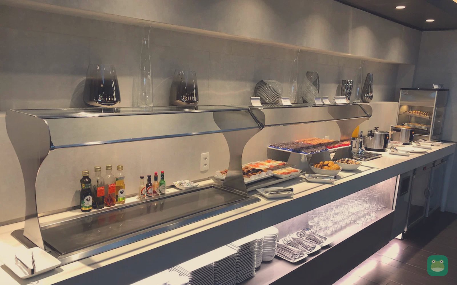 American Airlines Admirals Club, GRU Terminal 3 — buffet