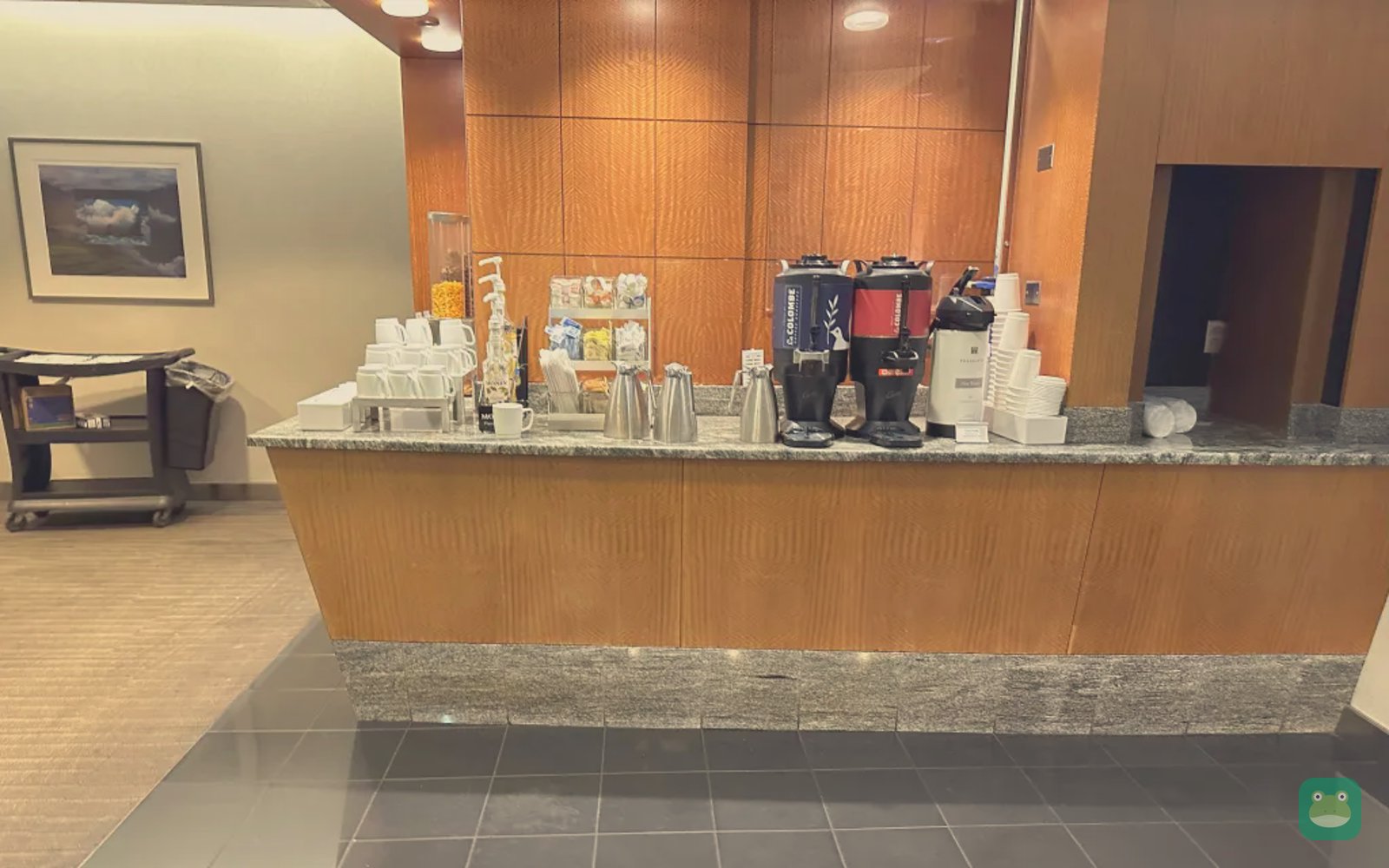 American Airlines Admirals Club (B/C), PHL Terminal B — bar
