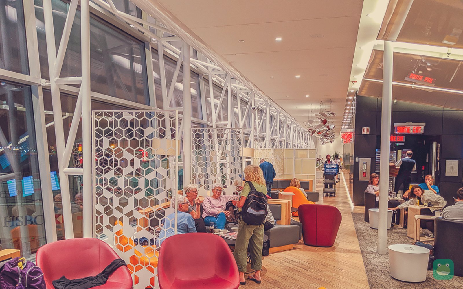 Desjardins Odyssée Lounge (gate 63), YUL Domestic/International Jetty — seating