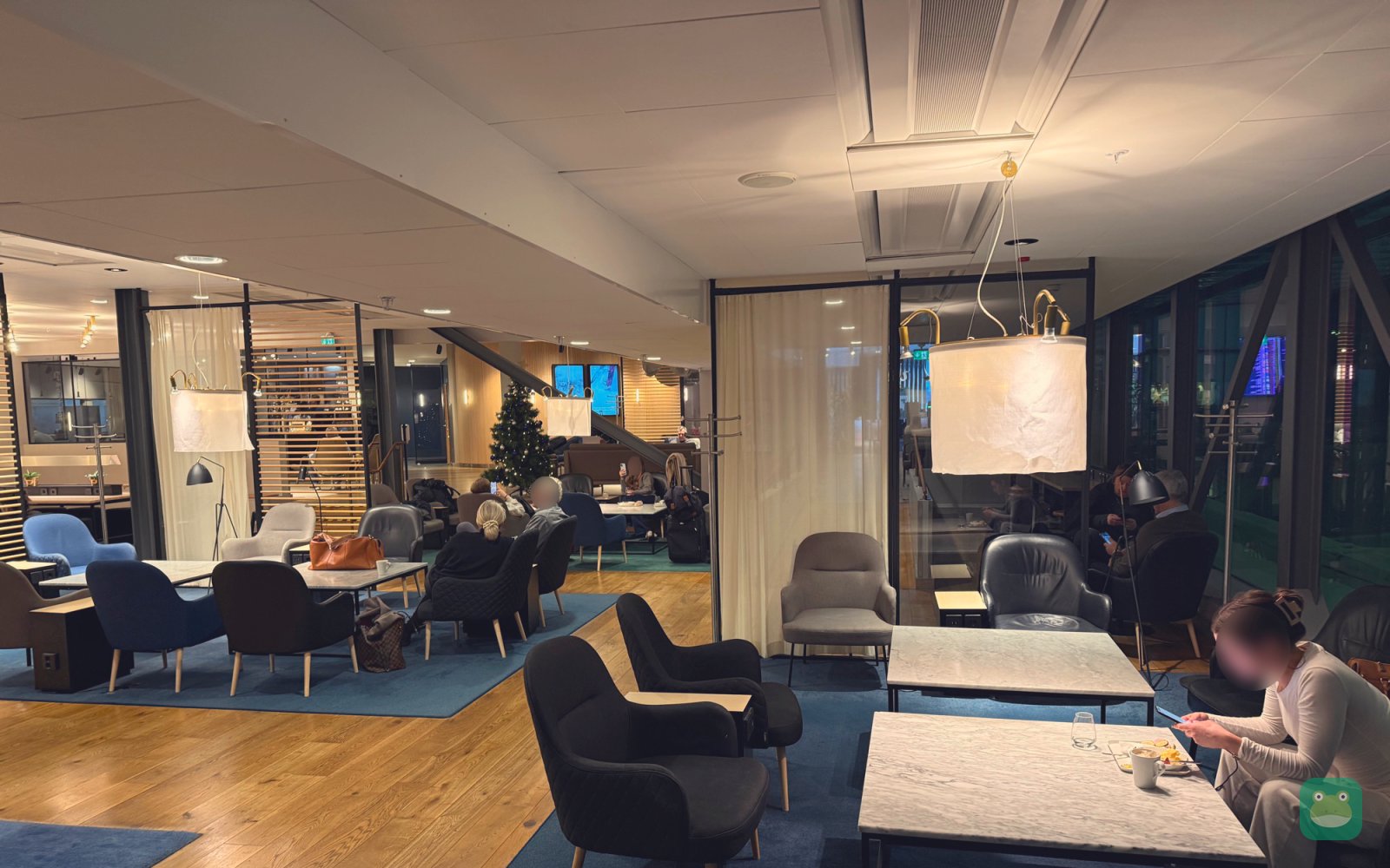 SAS Lounge (E1), ARN Terminal 5 — living-room seating