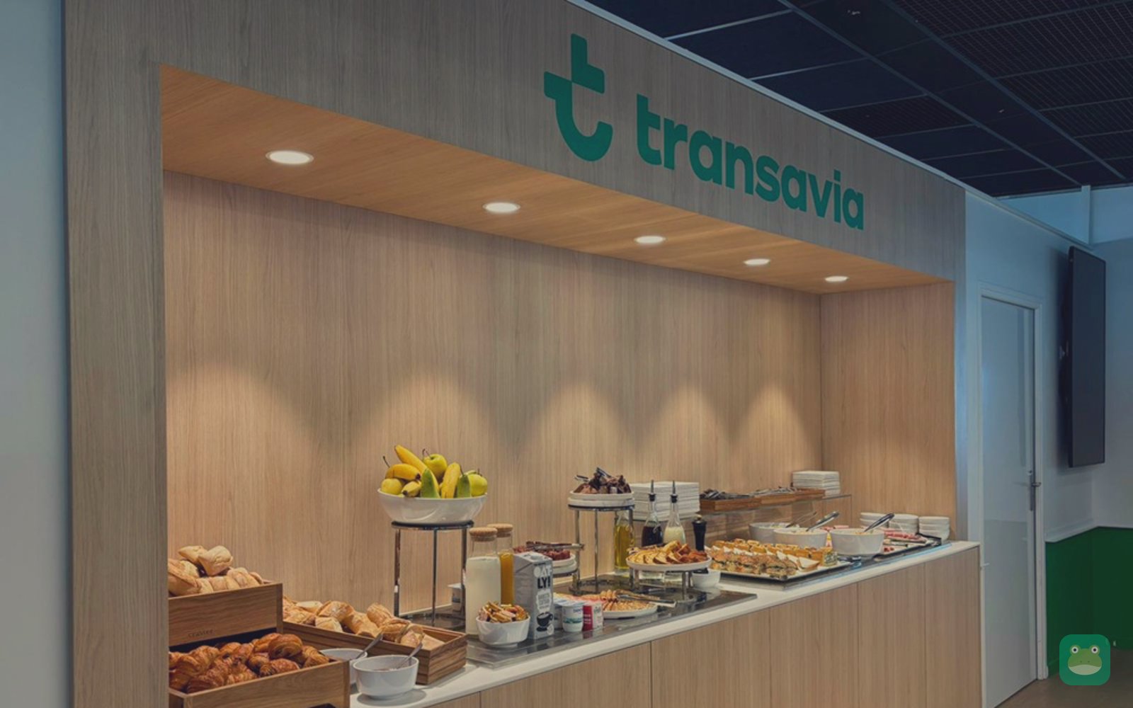 Transavia Lounge, ORY Orly 2 — buffet