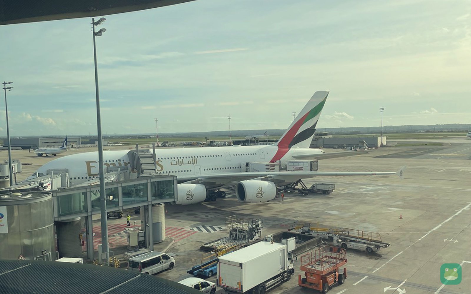 American Airlines Admirals Club (2A/2C), CDG Terminal 2A — seating with apron views