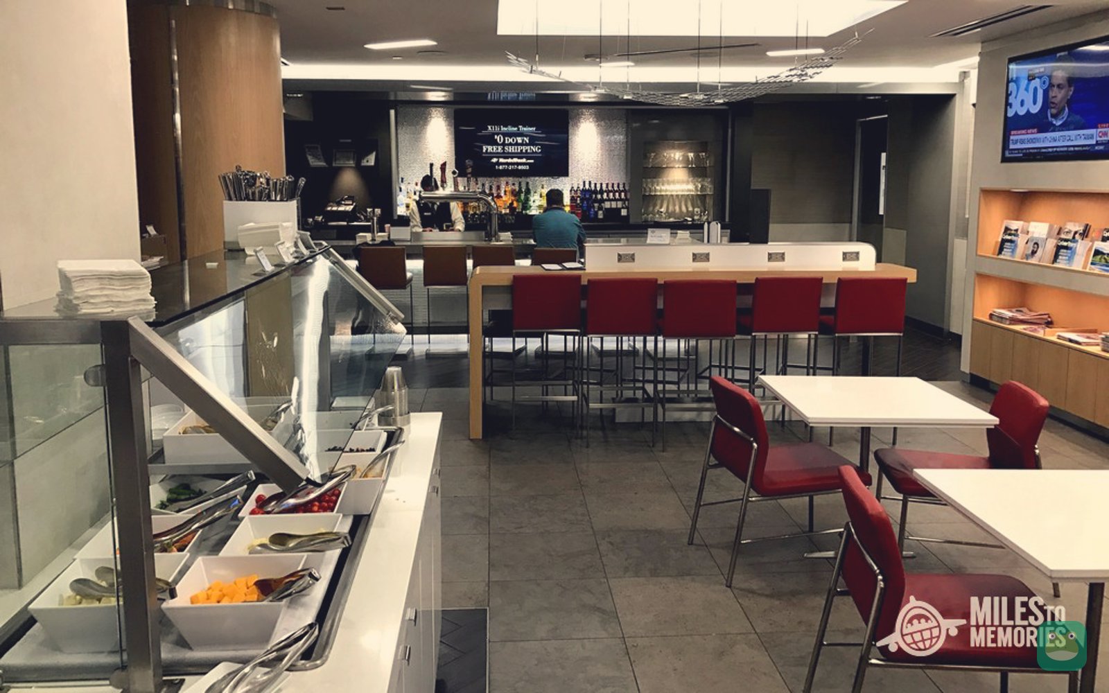 American Airlines Admirals Club (A), PHX Terminal 4 — food and bar