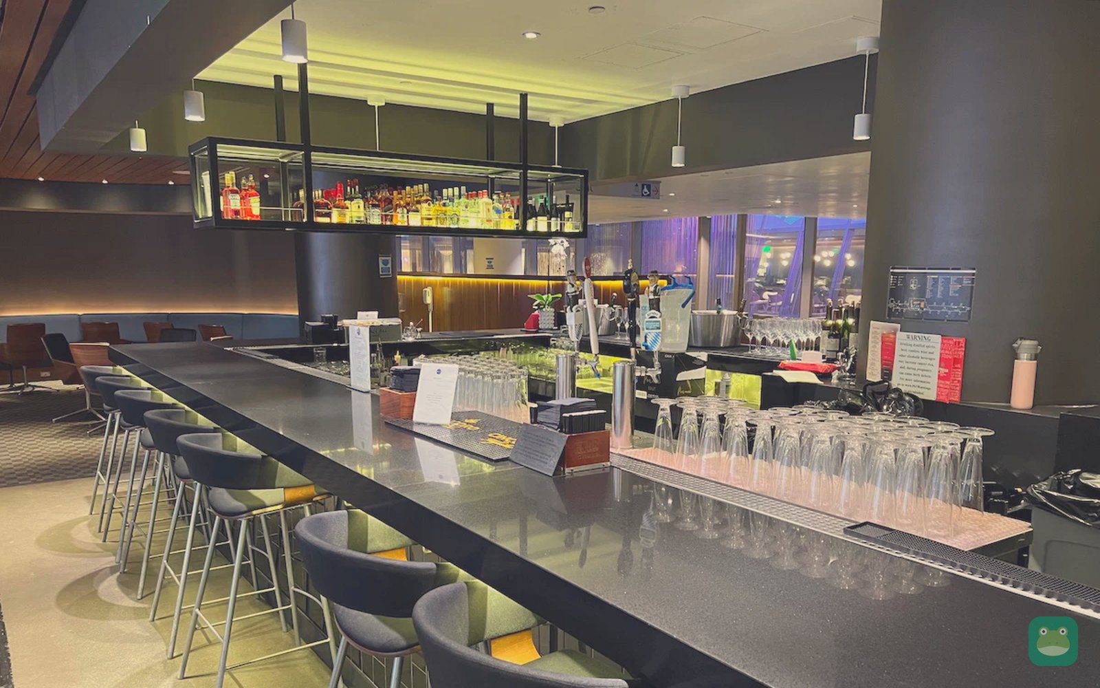oneworld Lounge, LAX Tom Bradley International Terminal — bar