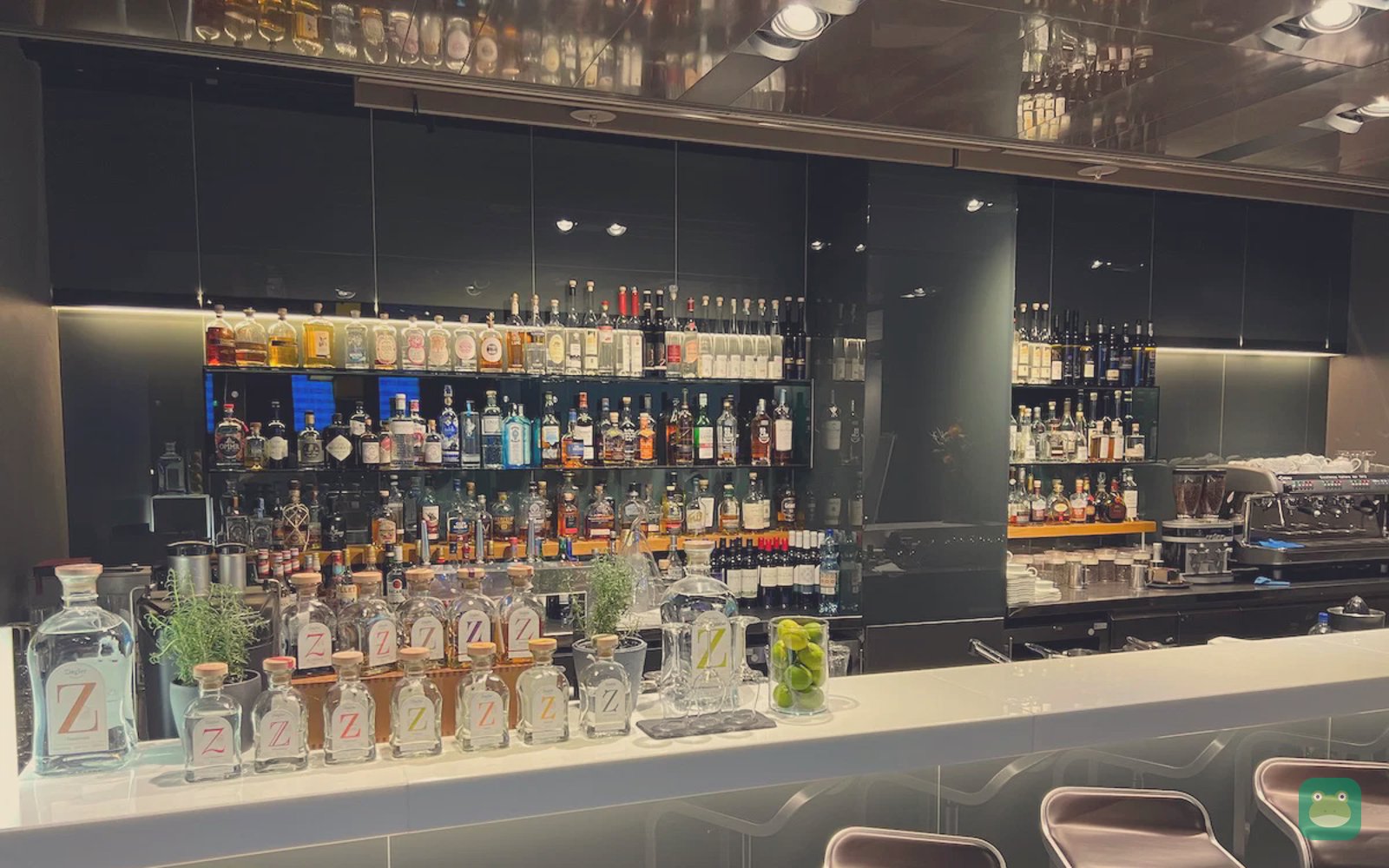 Lufthansa First Class Lounge, MUC Terminal 2 — bar