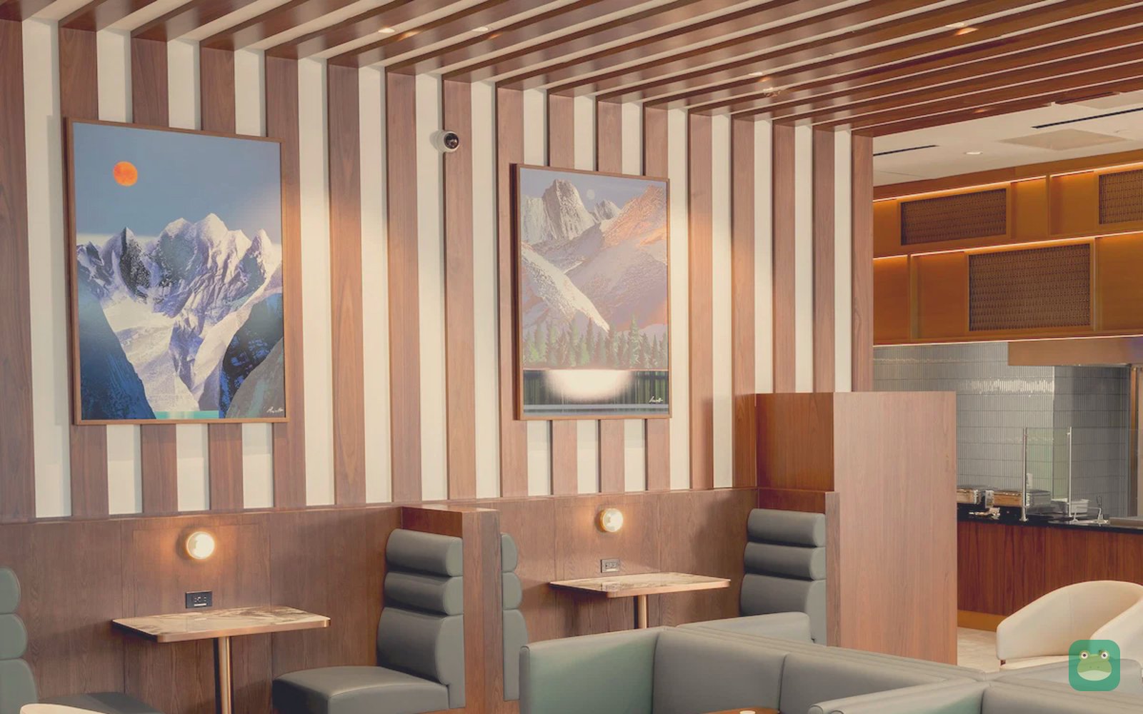 Plaza Premium Lounge, YVR International Terminal — dining area
