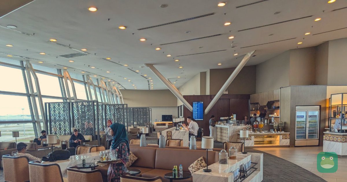 Malaysia Airlines Golden Lounge (Regional), KUL Terminal 1 — buffet area